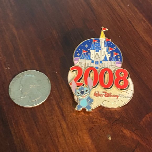 2008 Stitch Magic Kingdom Walt Disney World Park Pin - Picture 2 of 4